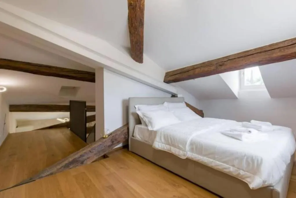 Ponte Pietra Luxury Home In Verona 0*,  Italia