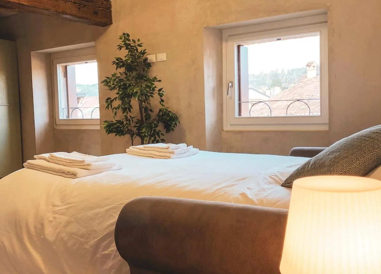 Ponte Pietra Luxury Home In Verona 0*,