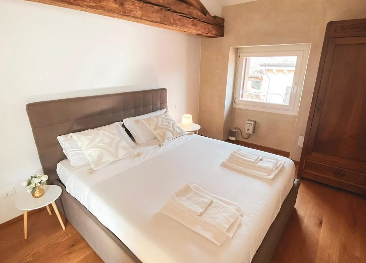 Ponte Pietra Luxury Home In Verona Appartamento
