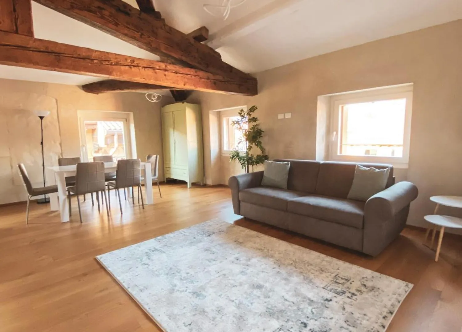 Ponte Pietra Luxury Home In Verona Italia