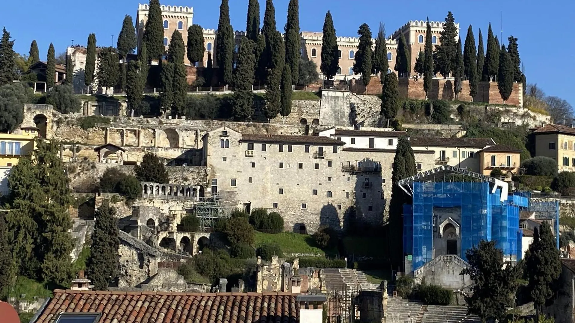 Ponte Pietra Luxury Home In Verona Italia