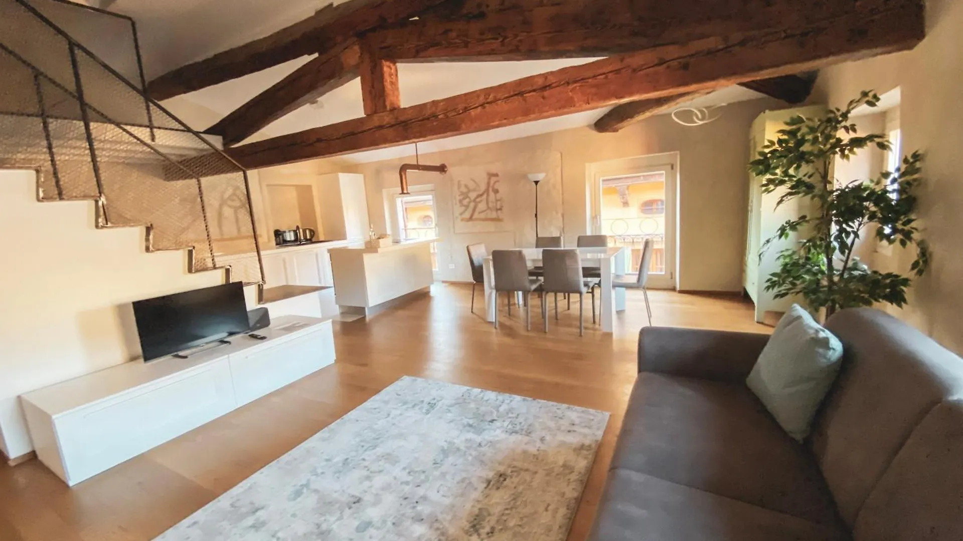 Ponte Pietra Luxury Home In Verona Appartamento