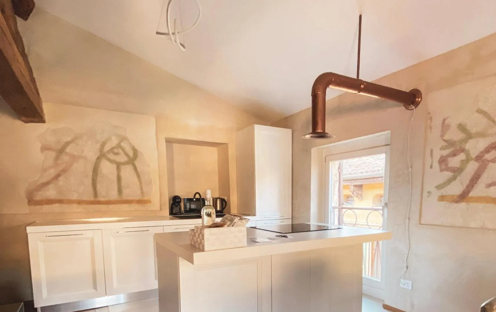 Ponte Pietra Luxury Home In Verona 0*,